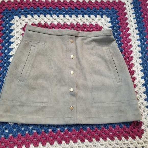 HYFVE Buckle sz Large faux suede skirt - Picture 3 of 6
